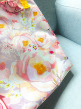 Load image into Gallery viewer, ROSES shoulder bag