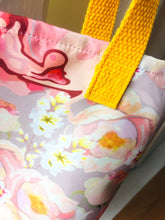 Load image into Gallery viewer, ROSES shoulder bag