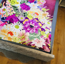 Load image into Gallery viewer, BOUQUET Blanket