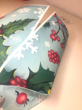 Загрузить изображение в средство просмотра галереи, Holly Christmas wrapping paper (A3, pack of 10)