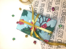 Загрузить изображение в средство просмотра галереи, Holly Christmas wrapping paper (A3, pack of 10)